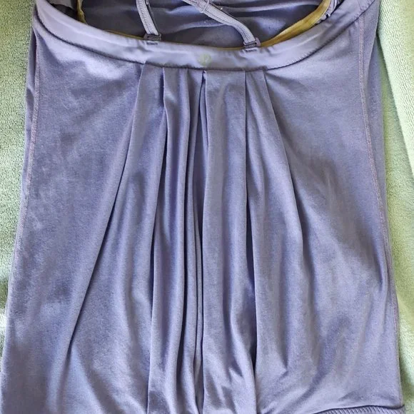 3 (THREE) Lululemon sports bras - size 6 - Picture 5 of 6